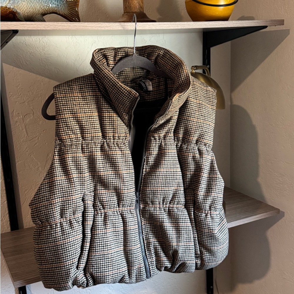 H&M Black and Brown Houndstooth Vest